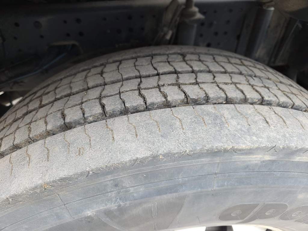 Fahrzeugabbildung Iveco 480 S-Way, 2 Kreis-Hydraulik, Retrader