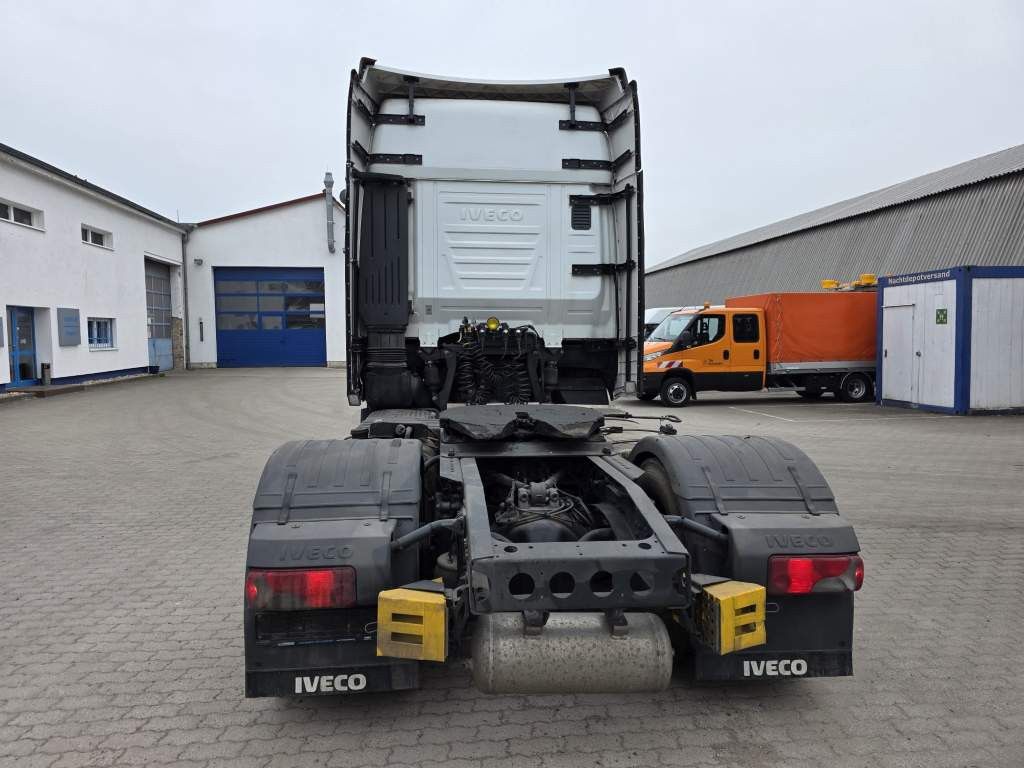 Fahrzeugabbildung Iveco 480 S-Way, 2 Kreis-Hydraulik, Retrader