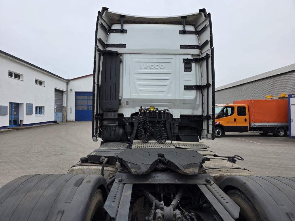Fahrzeugabbildung Iveco 480 S-Way, 2 Kreis-Hydraulik, Retrader