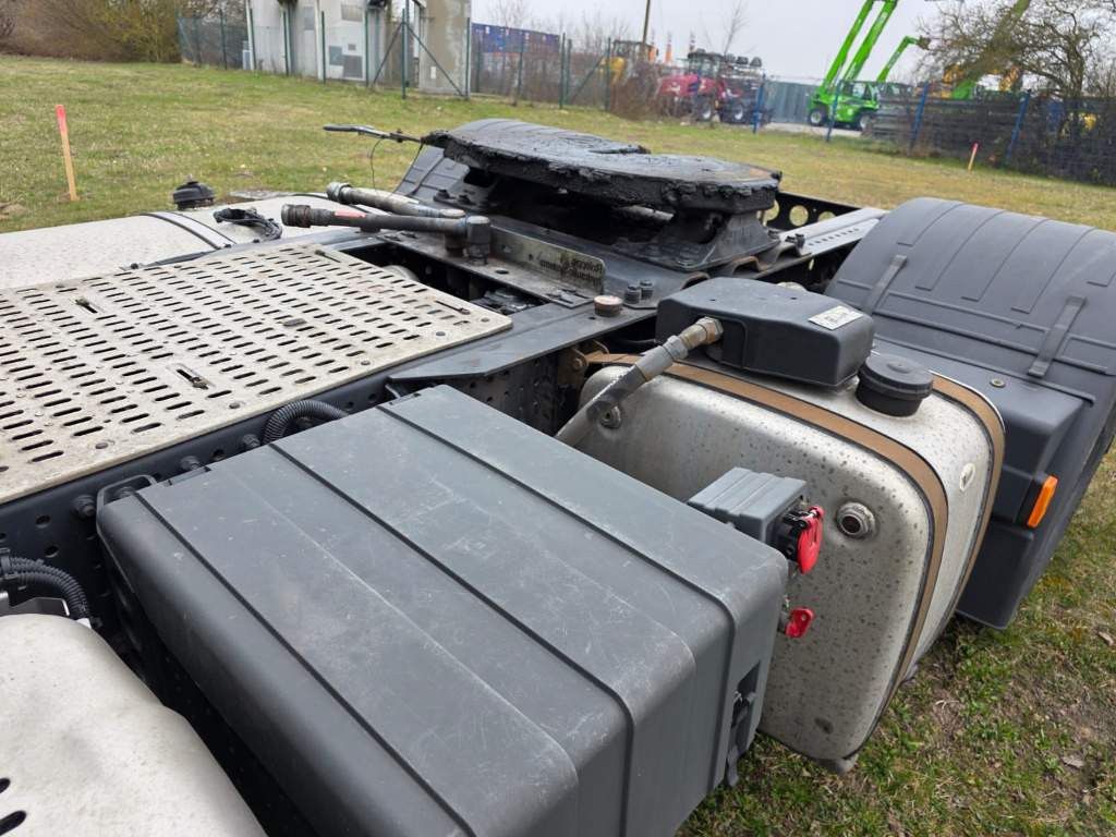 Fahrzeugabbildung Iveco S-Way 480, 2-Kreis-Hydraulik, Retarder