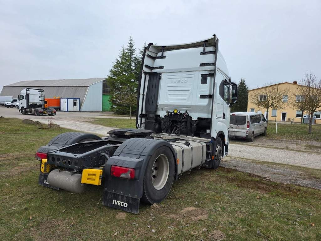 Fahrzeugabbildung Iveco S-Way 480, 2-Kreis-Hydraulik, Retarder
