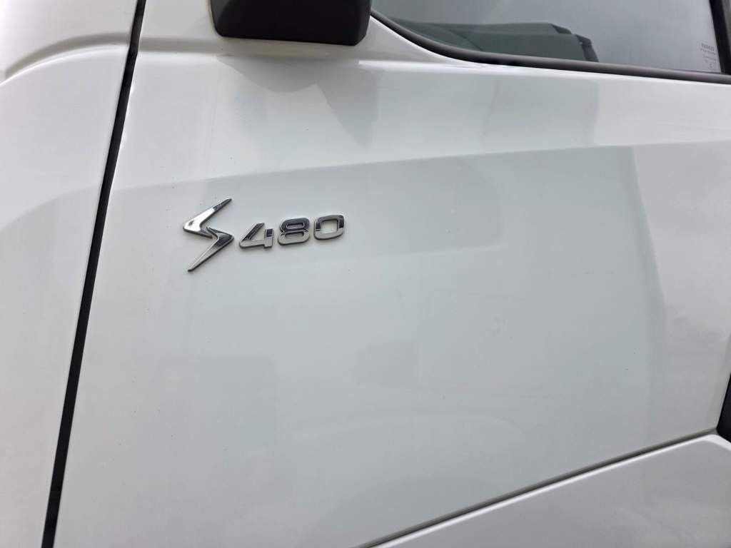 Fahrzeugabbildung Iveco S-Way 480, 2-Kreis-Hydraulik, Retarder