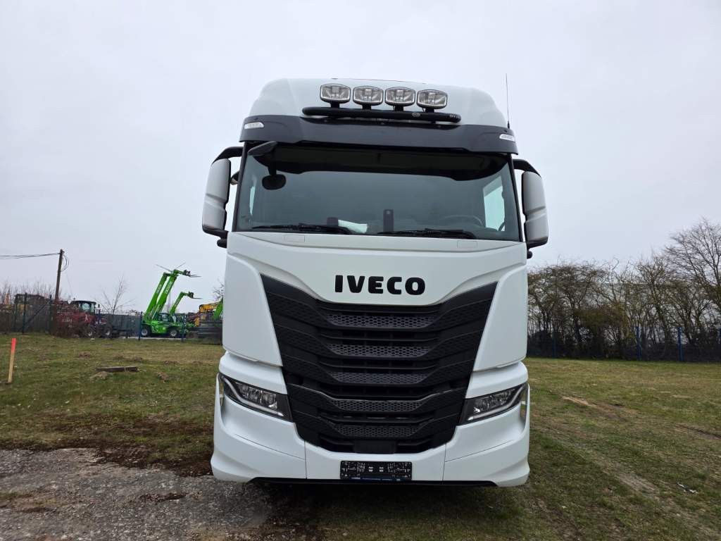 Fahrzeugabbildung Iveco S-Way 480, 2-Kreis-Hydraulik, Retarder