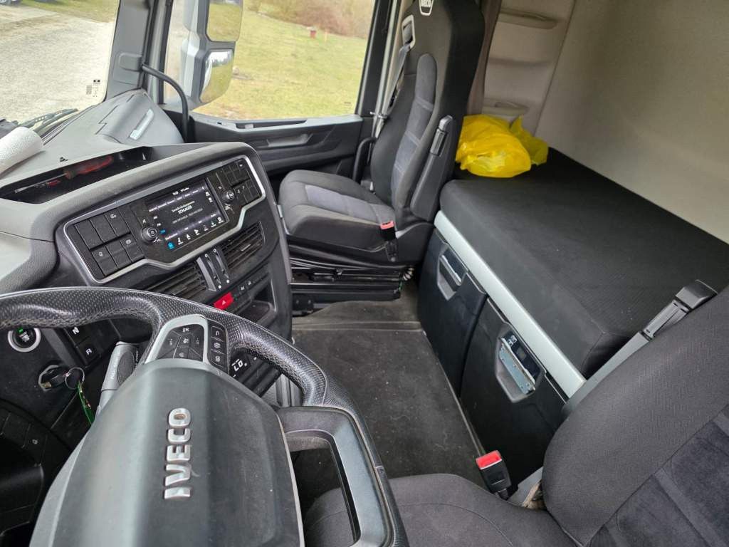 Fahrzeugabbildung Iveco S-Way 480, 2-Kreis-Hydraulik, Retarder