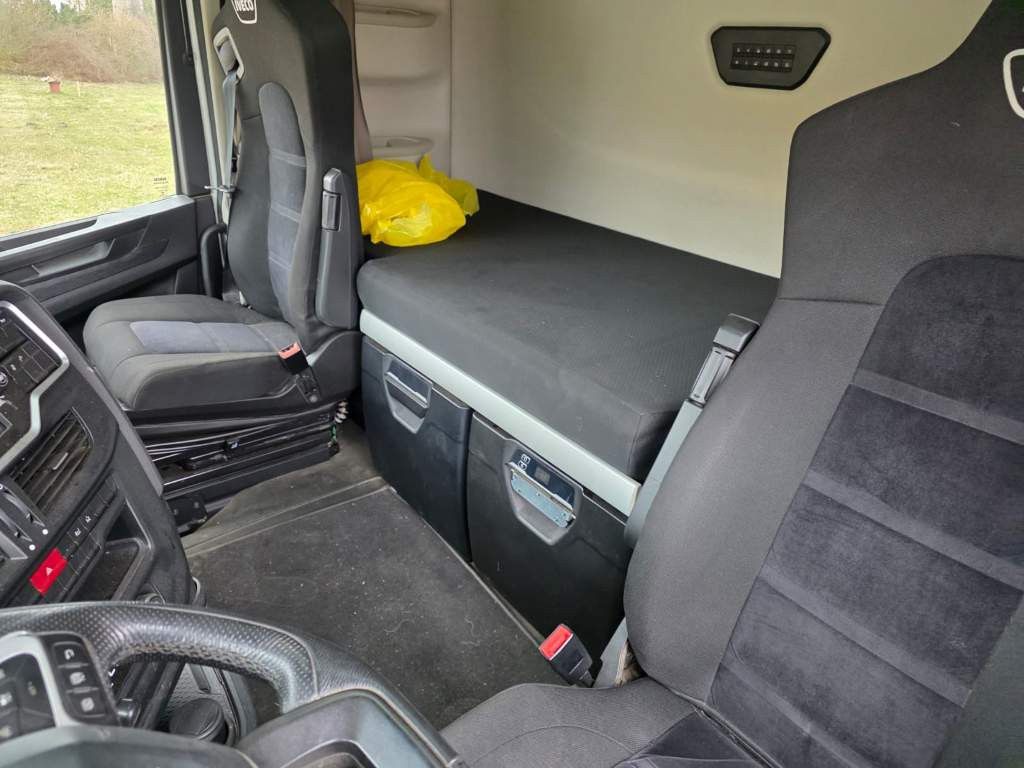 Fahrzeugabbildung Iveco S-Way 480, 2-Kreis-Hydraulik, Retarder