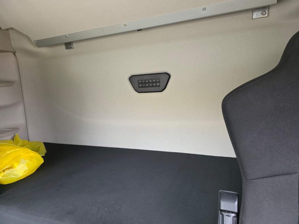 Fahrzeugabbildung Iveco S-Way 480, 2-Kreis-Hydraulik, Retarder