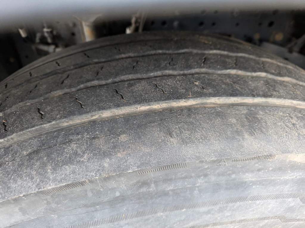 Fahrzeugabbildung Iveco S-Way 480, 2-Kreis-Hydraulik, Retarder