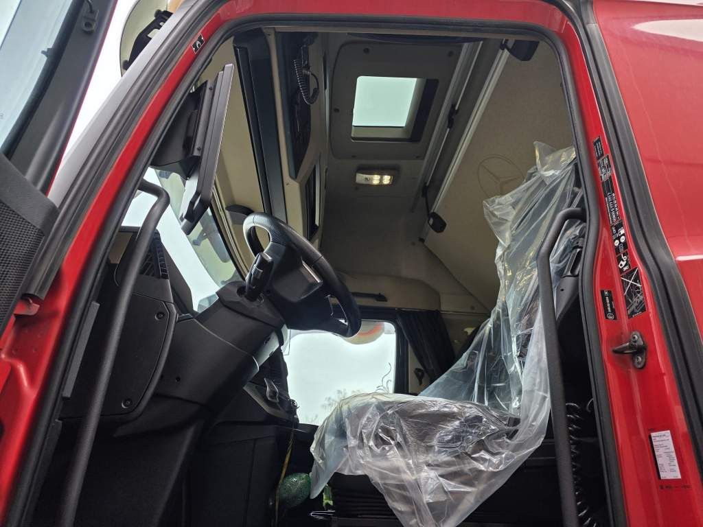 Fahrzeugabbildung Mercedes-Benz 1848 LL retrader, Doppeltank, Euro 6