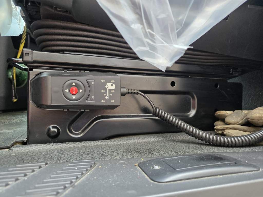 Fahrzeugabbildung Mercedes-Benz 1848 LL retrader, Doppeltank, Euro 6