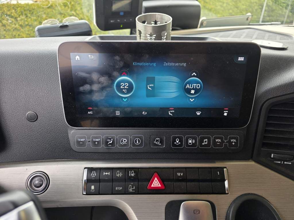 Fahrzeugabbildung Mercedes-Benz 1848 LL retrader, Doppeltank, Euro 6