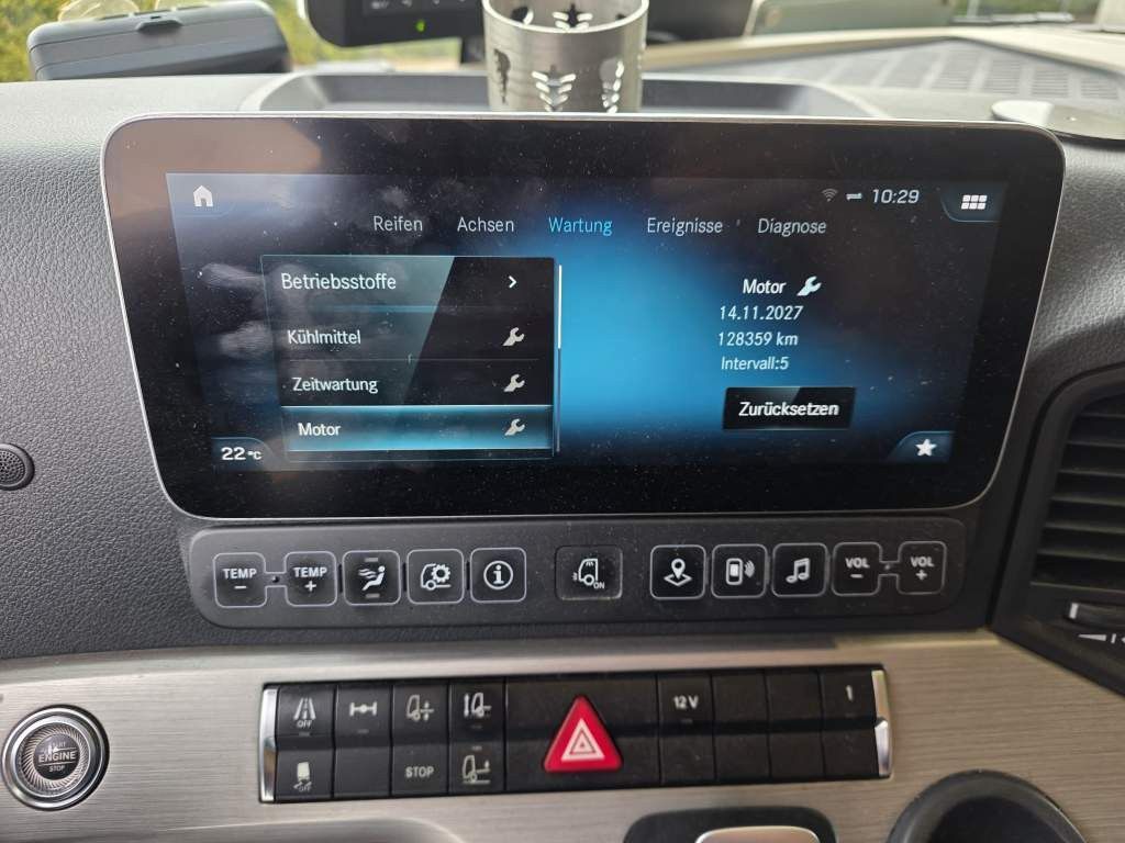 Fahrzeugabbildung Mercedes-Benz 1848 LL retrader, Doppeltank, Euro 6