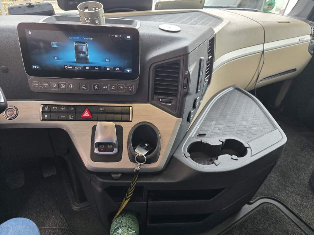 Fahrzeugabbildung Mercedes-Benz 1848 LL retrader, Doppeltank, Euro 6