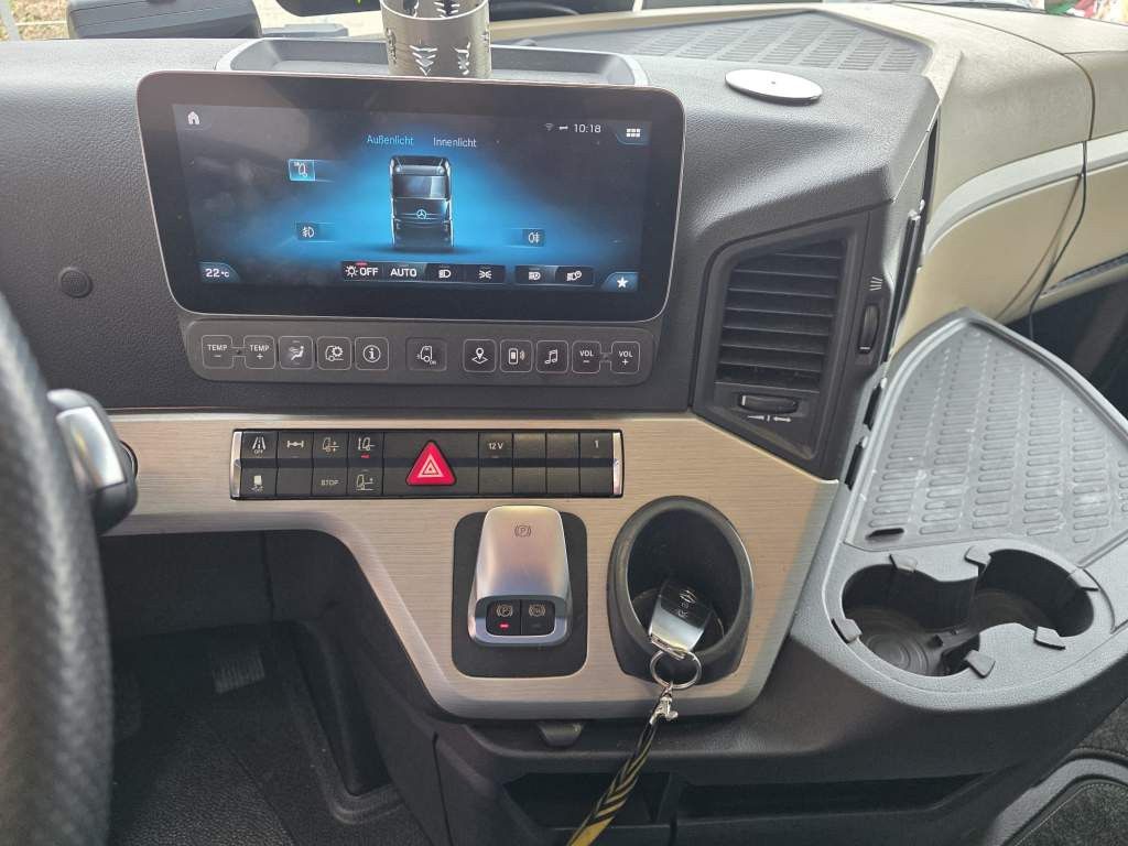 Fahrzeugabbildung Mercedes-Benz 1848 LL retrader, Doppeltank, Euro 6