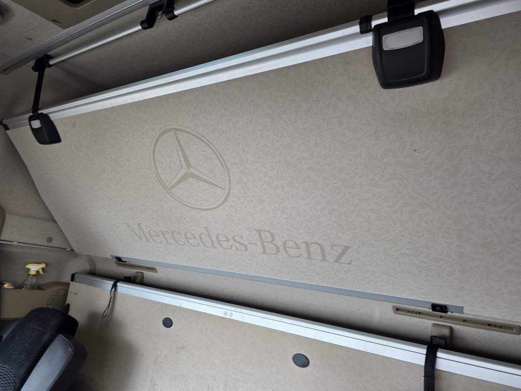 Fahrzeugabbildung Mercedes-Benz 1848 LL retrader, Doppeltank, Euro 6