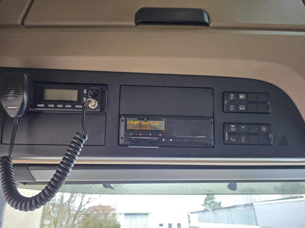 Fahrzeugabbildung Mercedes-Benz 1848 LL retrader, Doppeltank, Euro 6