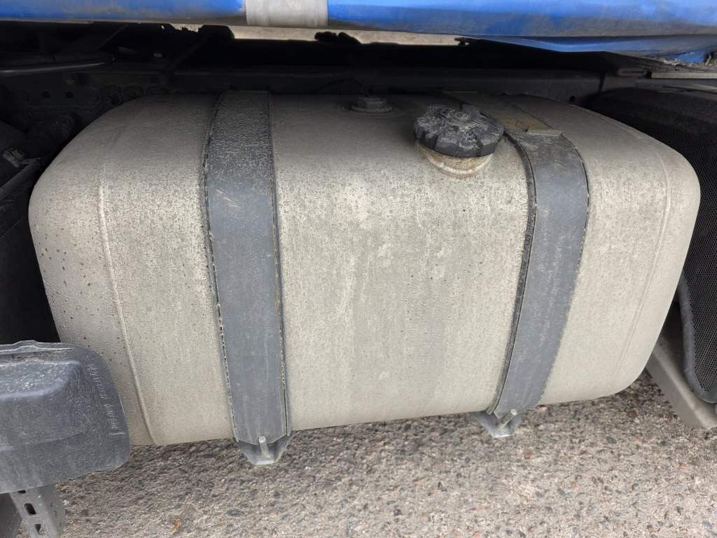 Fahrzeugabbildung Mercedes-Benz 1848 LL retrader, Doppeltank, Euro 6