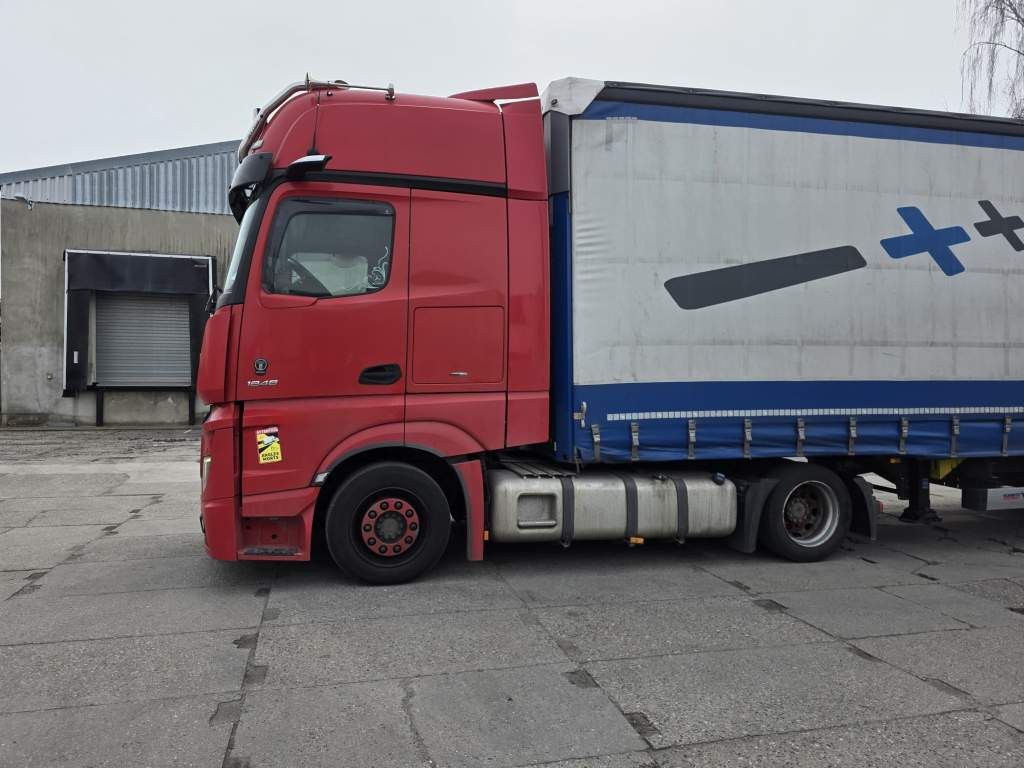 Fahrzeugabbildung Mercedes-Benz 1848 LL retrader, Doppeltank, Euro 6