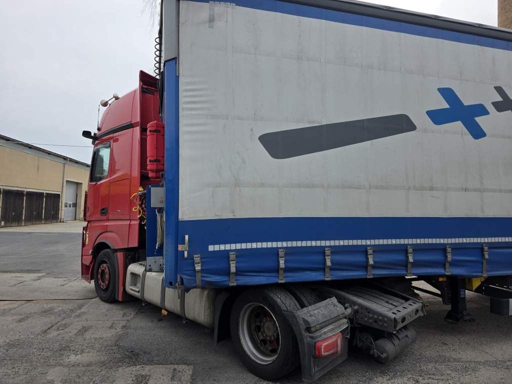 Fahrzeugabbildung Mercedes-Benz 1848 LL retrader, Doppeltank, Euro 6