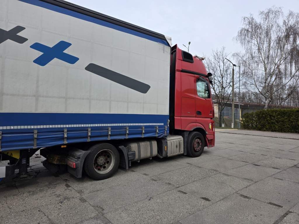 Fahrzeugabbildung Mercedes-Benz 1848 LL retrader, Doppeltank, Euro 6