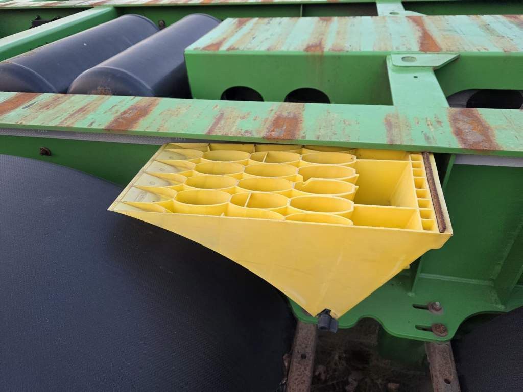 Fahrzeugabbildung Wielton Containerchassis, Heckausschub, wenig benutzt