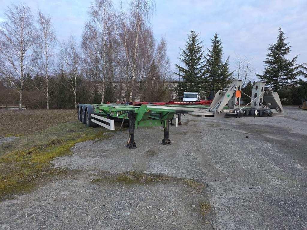 Fahrzeugabbildung Wielton Containerchassis, Heckausschub, wenig benutzt