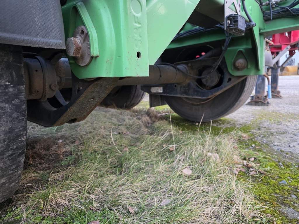 Fahrzeugabbildung Wielton Containerchassis, Heckausschub, wenig benutzt