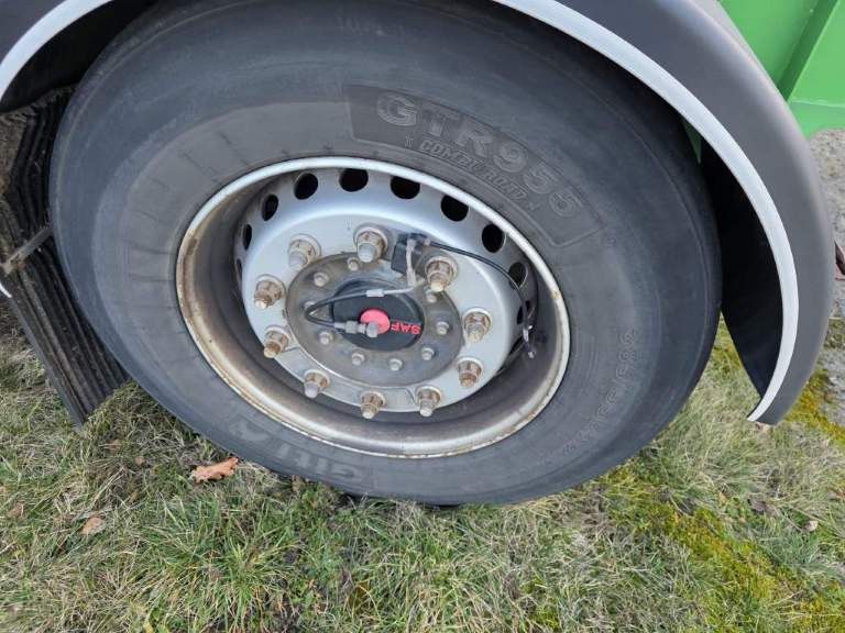 Fahrzeugabbildung Wielton Containerchassis, Heckausschub, wenig benutzt