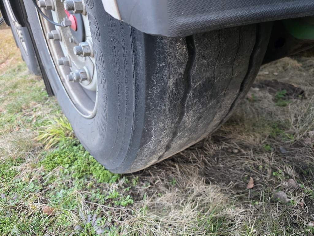 Fahrzeugabbildung Wielton Containerchassis, Heckausschub, wenig benutzt