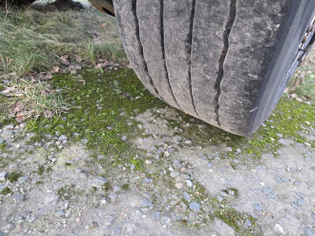 Fahrzeugabbildung Wielton Containerchassis, Heckausschub, wenig benutzt