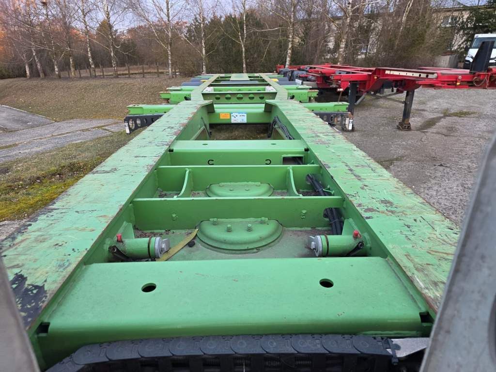 Fahrzeugabbildung Wielton Containerchassis, Heckausschub, wenig benutzt