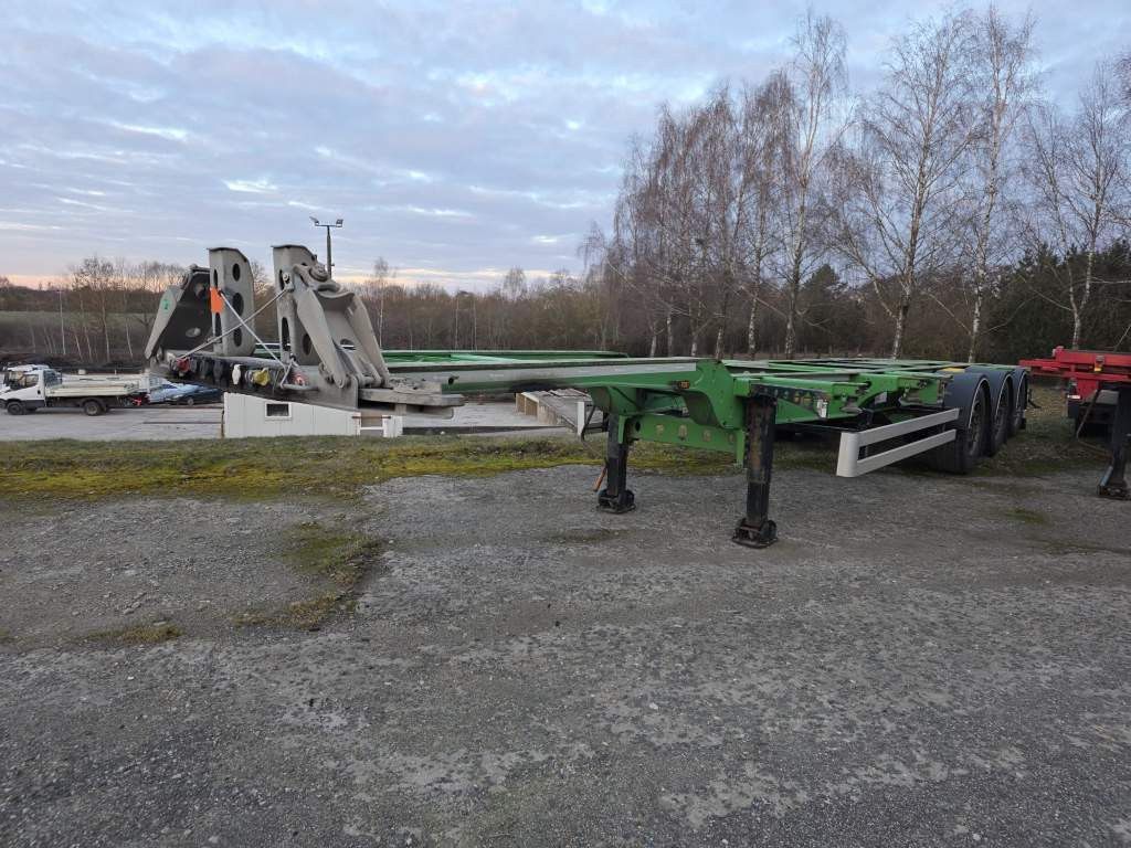 Fahrzeugabbildung Wielton Containerchassis, Heckausschub, wenig benutzt