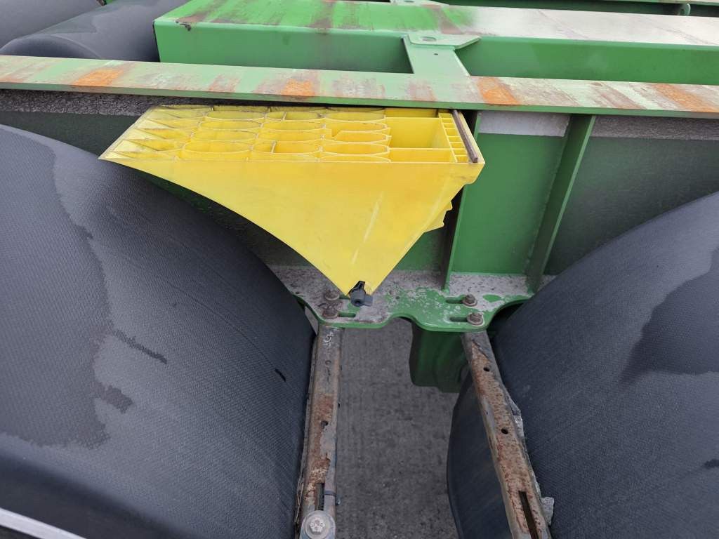 Fahrzeugabbildung Wielton Containerchassis mit Heckausschub, Heckausschub