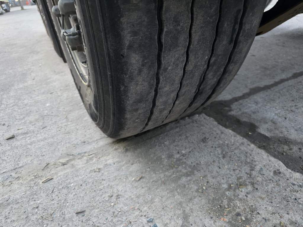 Fahrzeugabbildung Wielton Containerchassis mit Heckausschub, Heckausschub