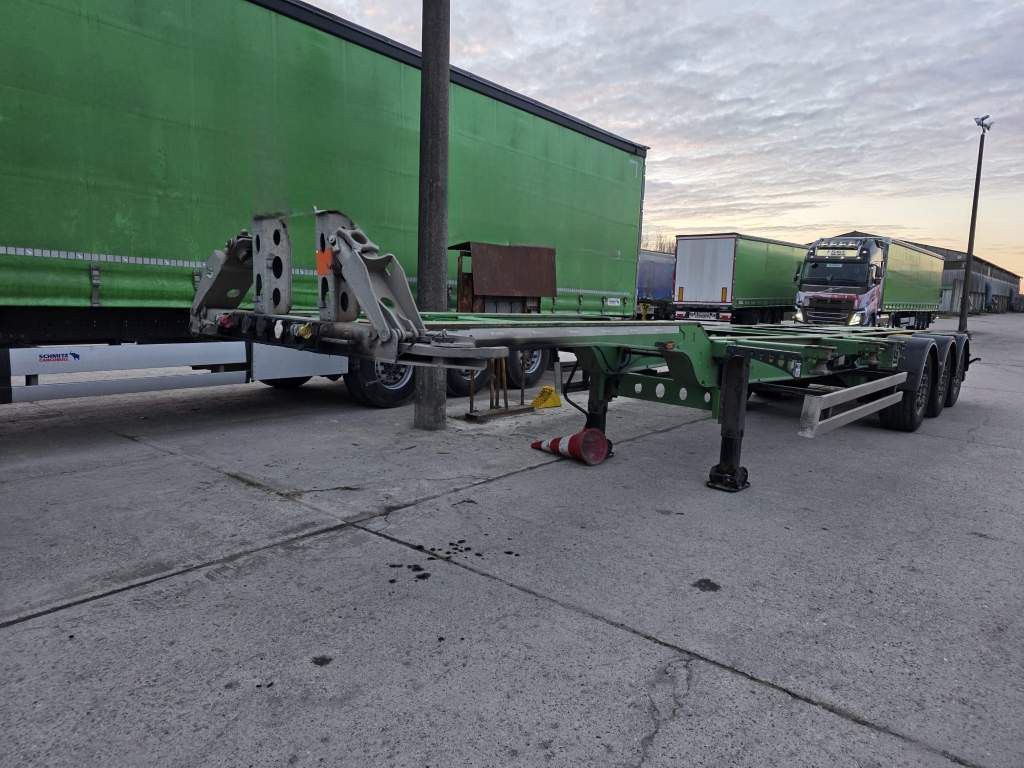 Fahrzeugabbildung Wielton Containerchassis mit Heckausschub, Heckausschub