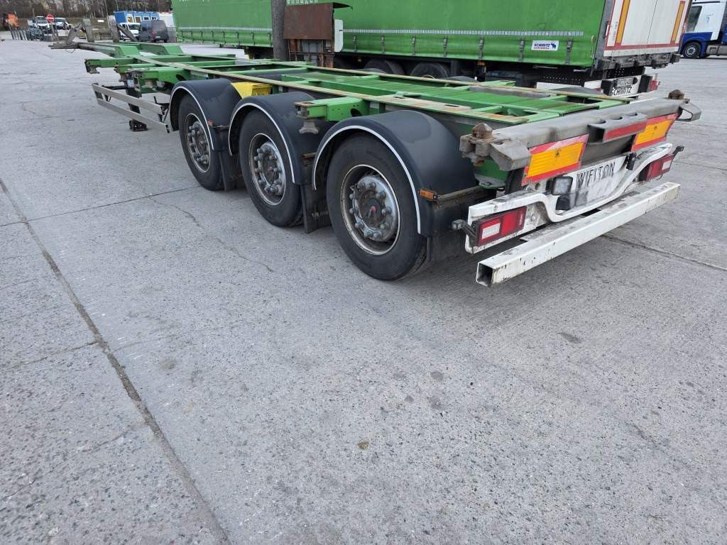 Fahrzeugabbildung Wielton Containerchassis mit Heckausschub, Heckausschub