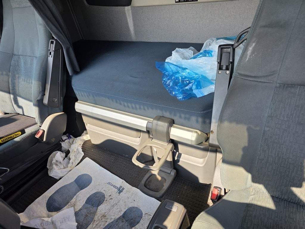 Fahrzeugabbildung Volvo FH 460 Globe Baustoffpritsche mit Kran Palfinger