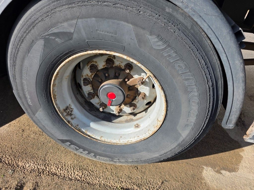 Fahrzeugabbildung Schmitz Cargobull City Tiefkühler, 2. Achs drehbar, 3 to Ladebordw