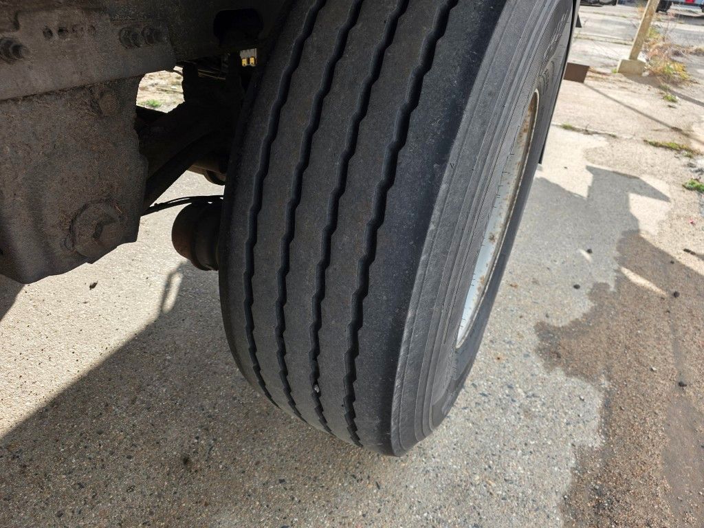 Fahrzeugabbildung Schmitz Cargobull City Tiefkühler, 2. Achs drehbar, 3 to Ladebordw