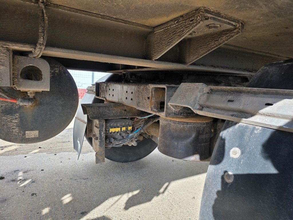 Fahrzeugabbildung Schmitz Cargobull City Tiefkühler, 2. Achs drehbar, 3 to Ladebordw