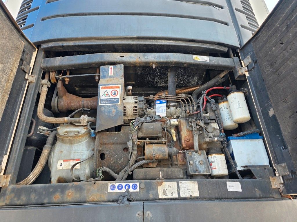 Fahrzeugabbildung Schmitz Cargobull City Tiefkühler, 2. Achs drehbar, 3 to Ladebordw