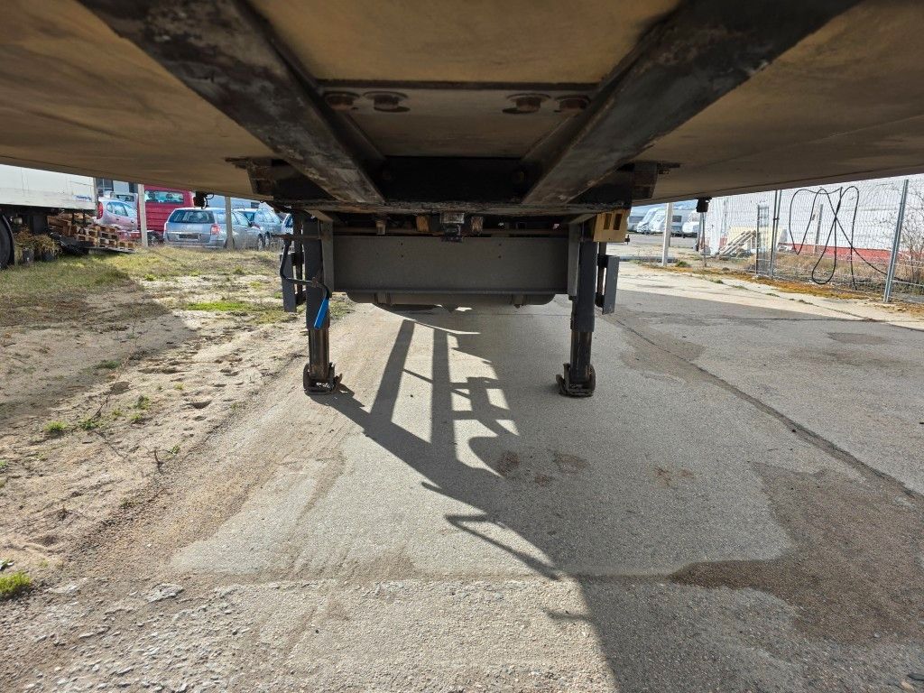 Fahrzeugabbildung Schmitz Cargobull City Tiefkühler, 2. Achs drehbar, 3 to Ladebordw