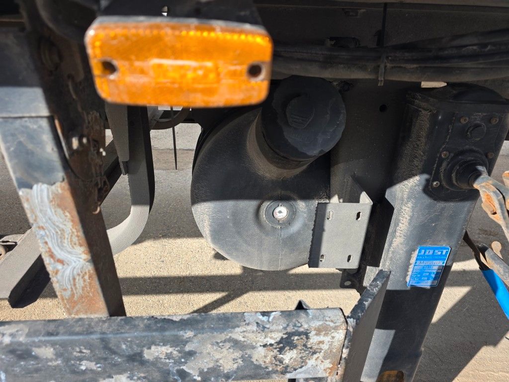 Fahrzeugabbildung Schmitz Cargobull City Tiefkühler, 2. Achs drehbar, 3 to Ladebordw