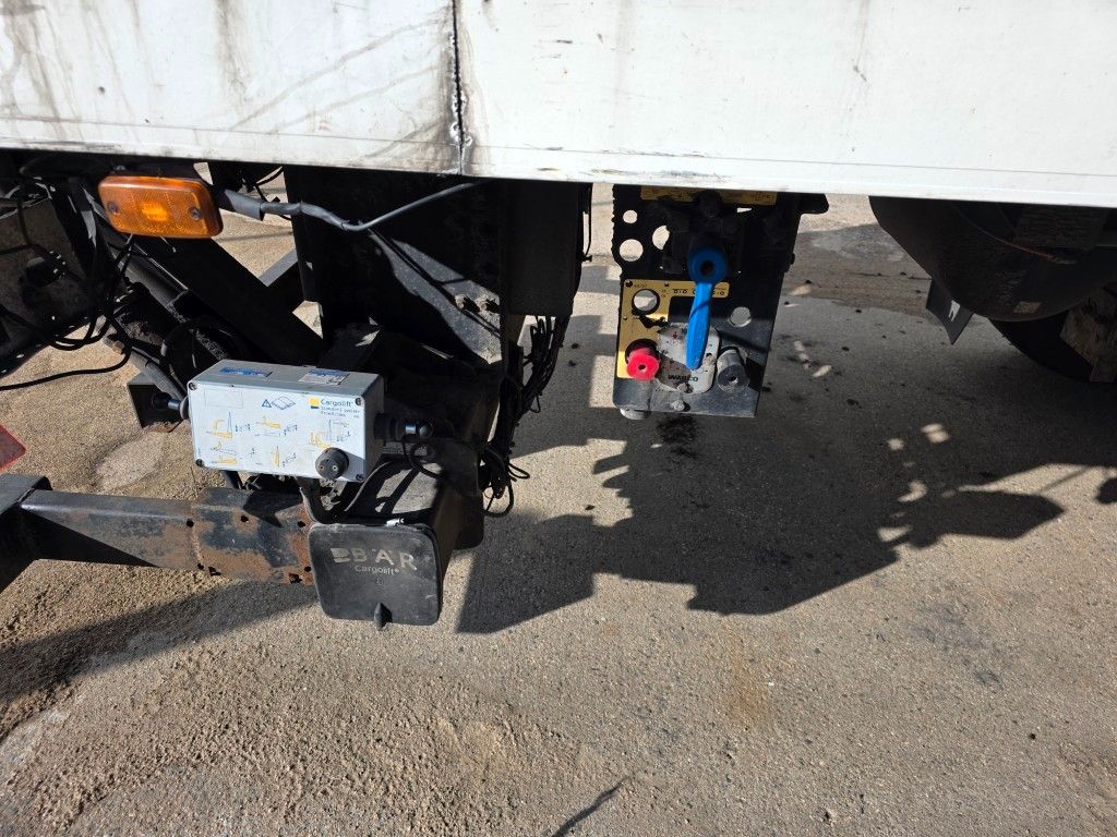 Fahrzeugabbildung Schmitz Cargobull City Tiefkühler, 2. Achs drehbar, 3 to Ladebordw