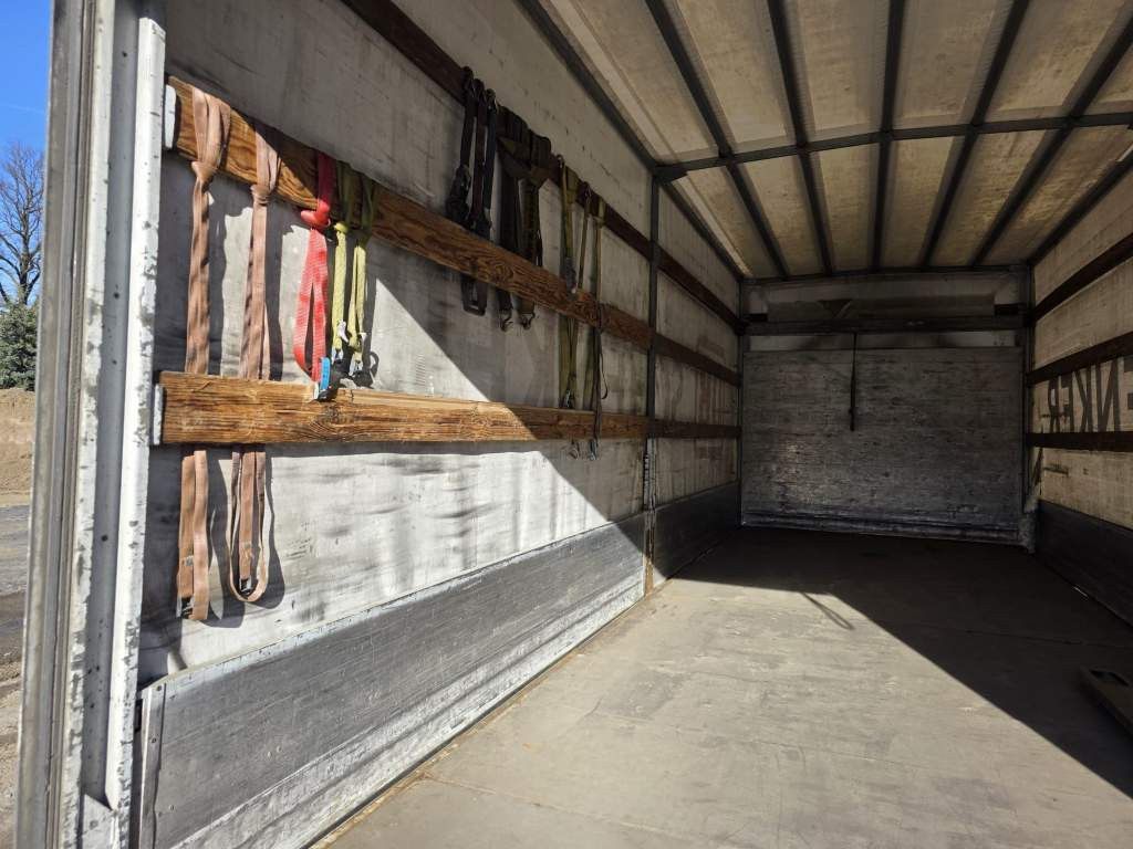 Fahrzeugabbildung Iveco 120E25 Pritsche&Plane,Ladebordwand 1,5 To