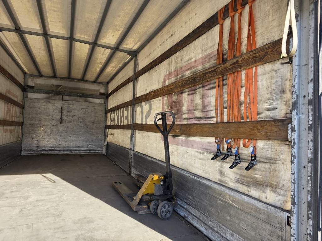 Fahrzeugabbildung Iveco 120E25 Pritsche&Plane,Ladebordwand 1,5 To