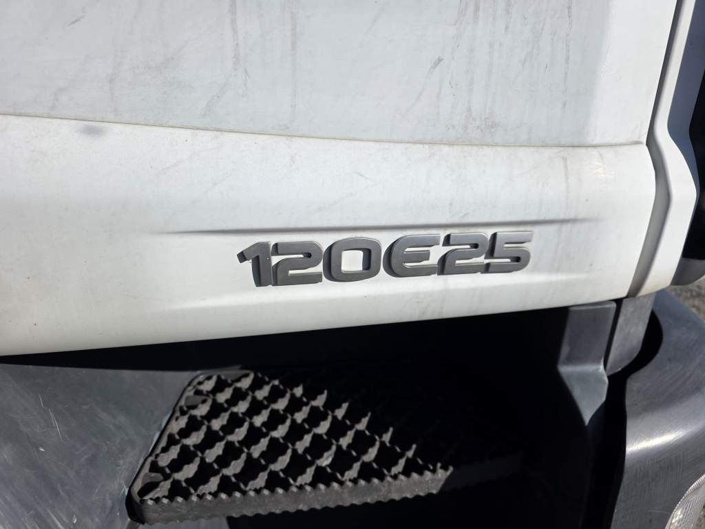 Fahrzeugabbildung Iveco 120E25 Pritsche&Plane,Ladebordwand 1,5 To