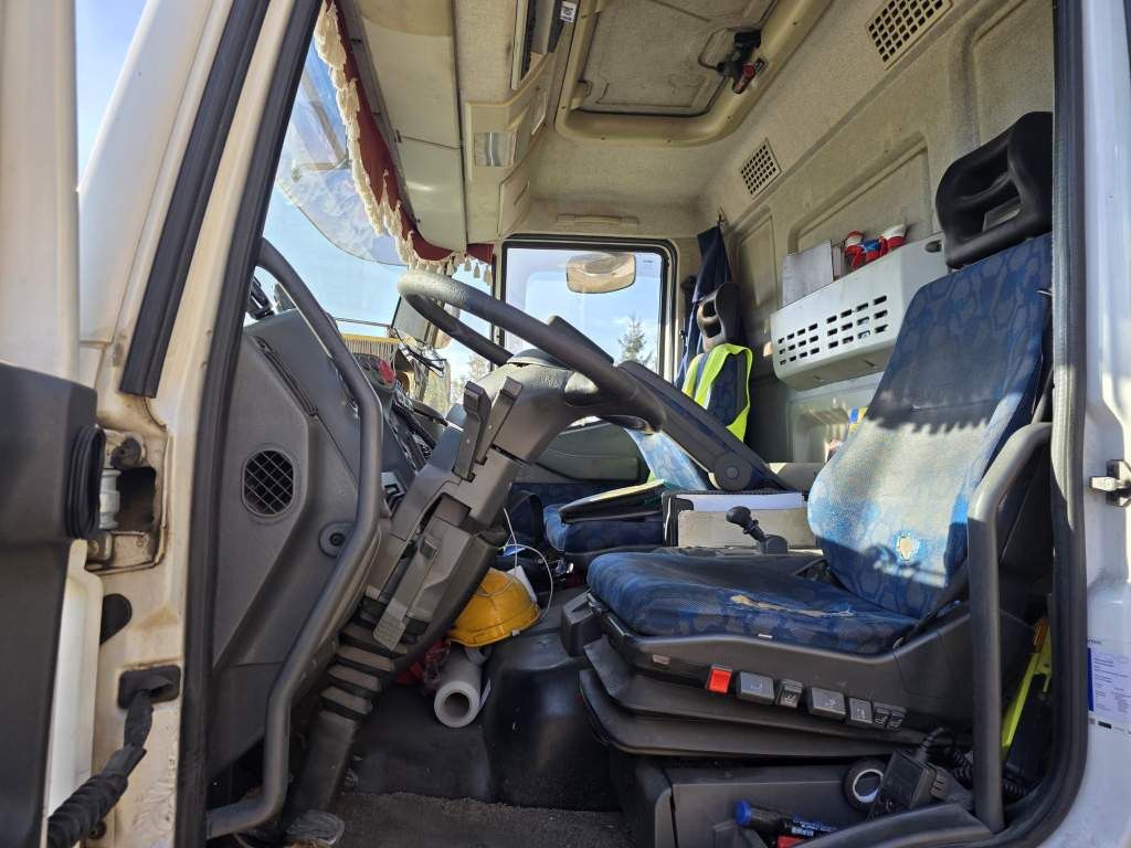 Fahrzeugabbildung Iveco 120E25 Pritsche&Plane,Ladebordwand 1,5 To