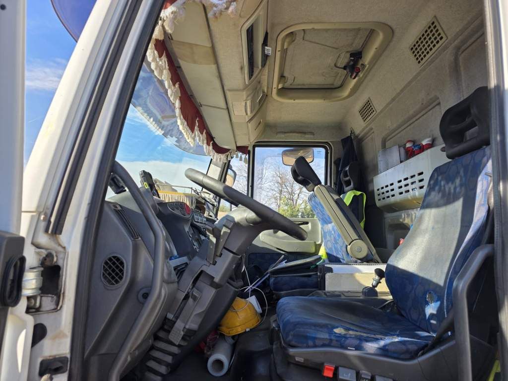 Fahrzeugabbildung Iveco 120E25 Pritsche&Plane,Ladebordwand 1,5 To