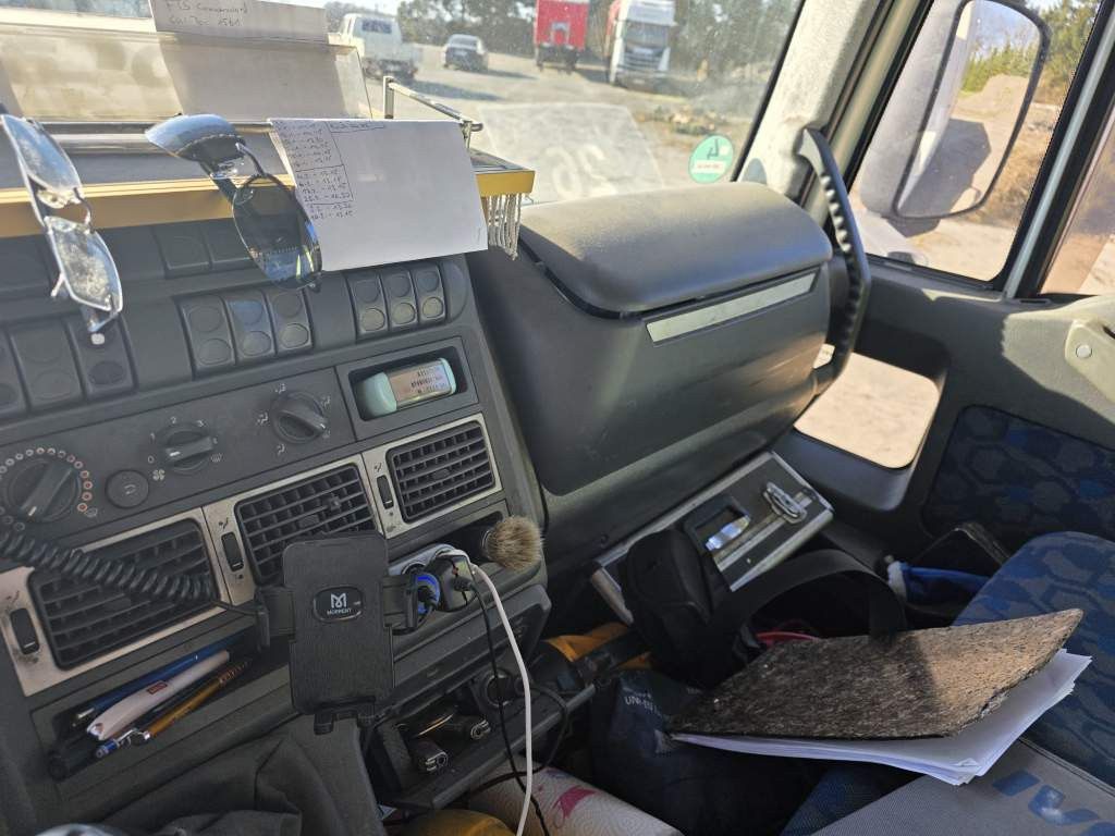 Fahrzeugabbildung Iveco 120E25 Pritsche&Plane,Ladebordwand 1,5 To