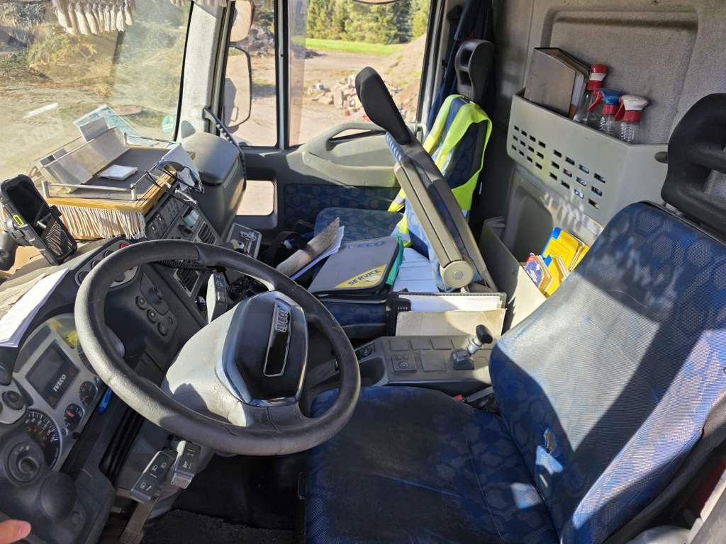 Fahrzeugabbildung Iveco 120E25 Pritsche&Plane,Ladebordwand 1,5 To